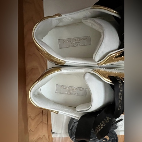 Dolce & Gabbana size 9.5 toddler - Picture 6 of 9